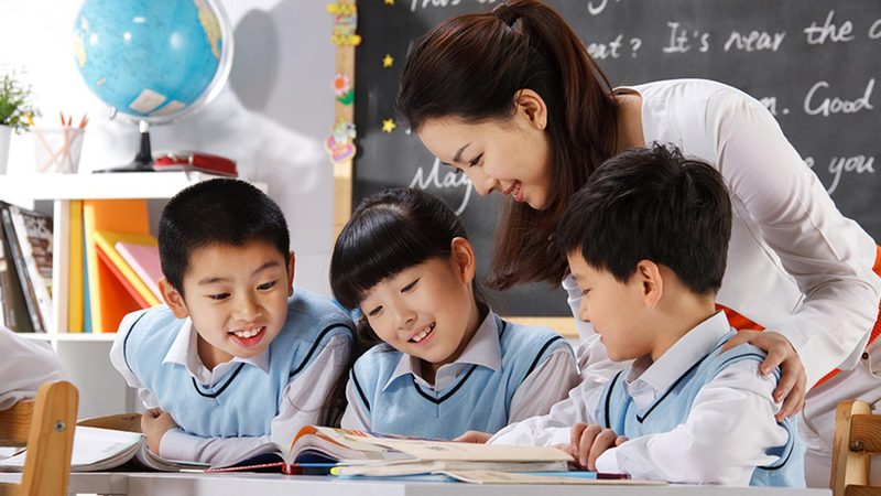 学历提升的收费标准通常由以下几部分构成：